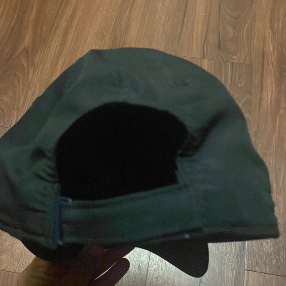 Tommy Hilfiger Hat - Picture 2 of 2